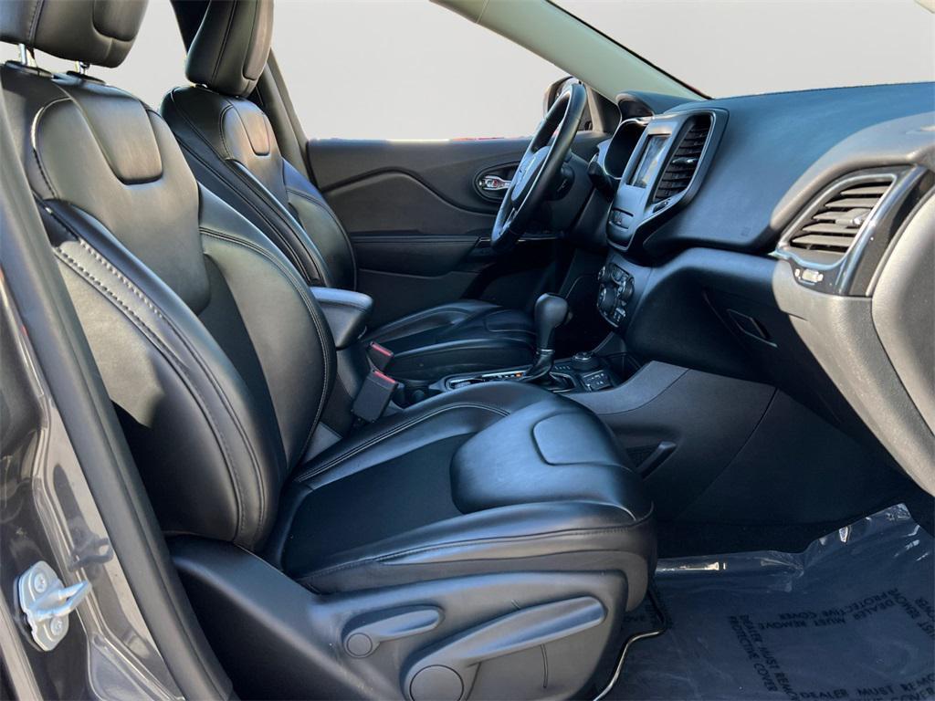 used 2020 Jeep Cherokee car, priced at $16,526