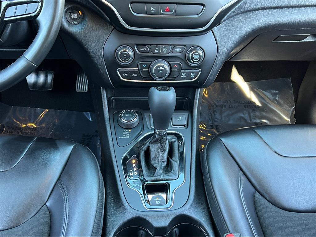 used 2020 Jeep Cherokee car, priced at $16,526