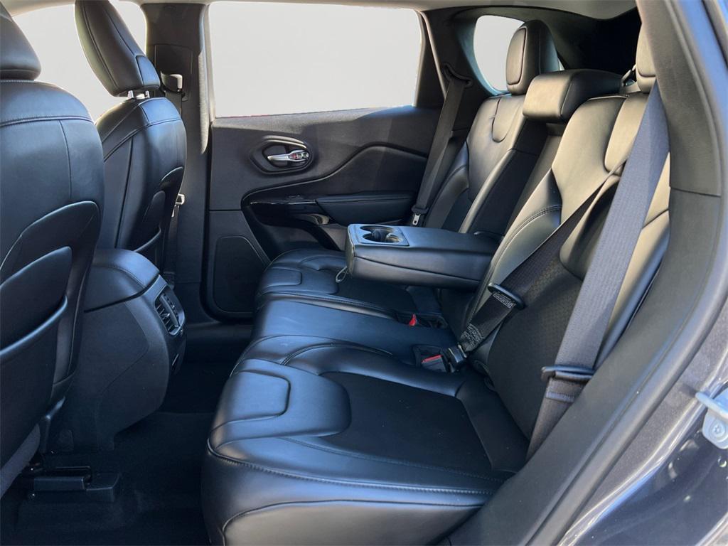 used 2020 Jeep Cherokee car, priced at $16,526