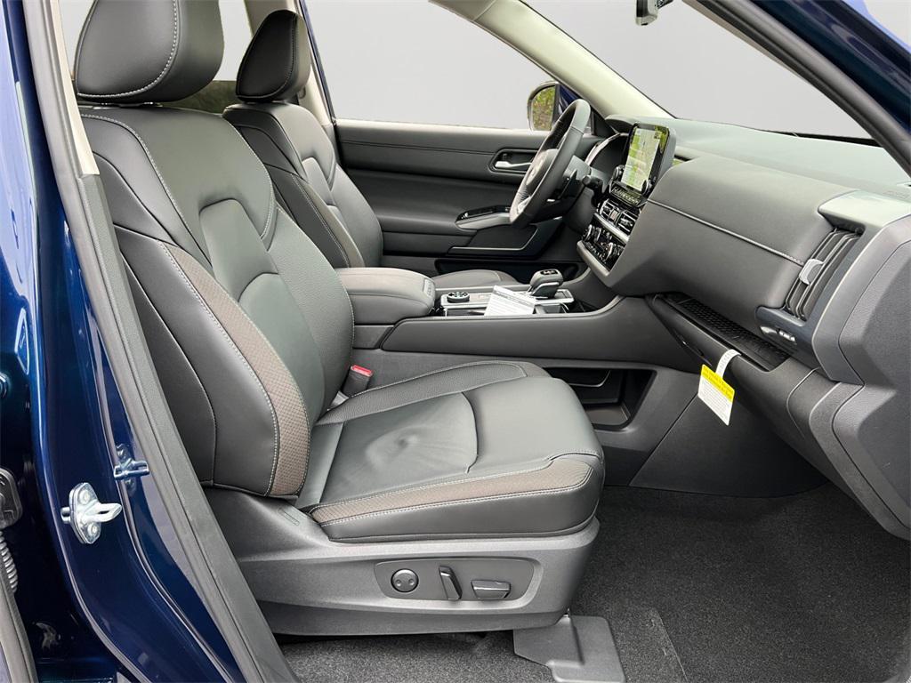 new 2025 Nissan Pathfinder car, priced at $43,235