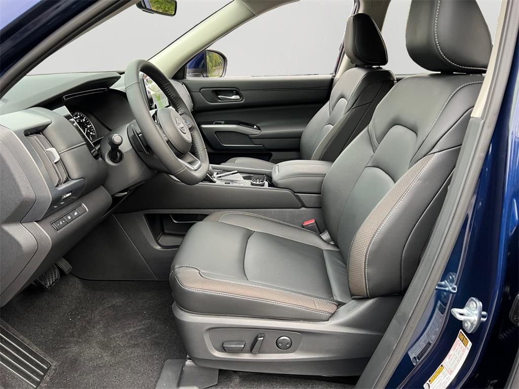 new 2025 Nissan Pathfinder car, priced at $43,235