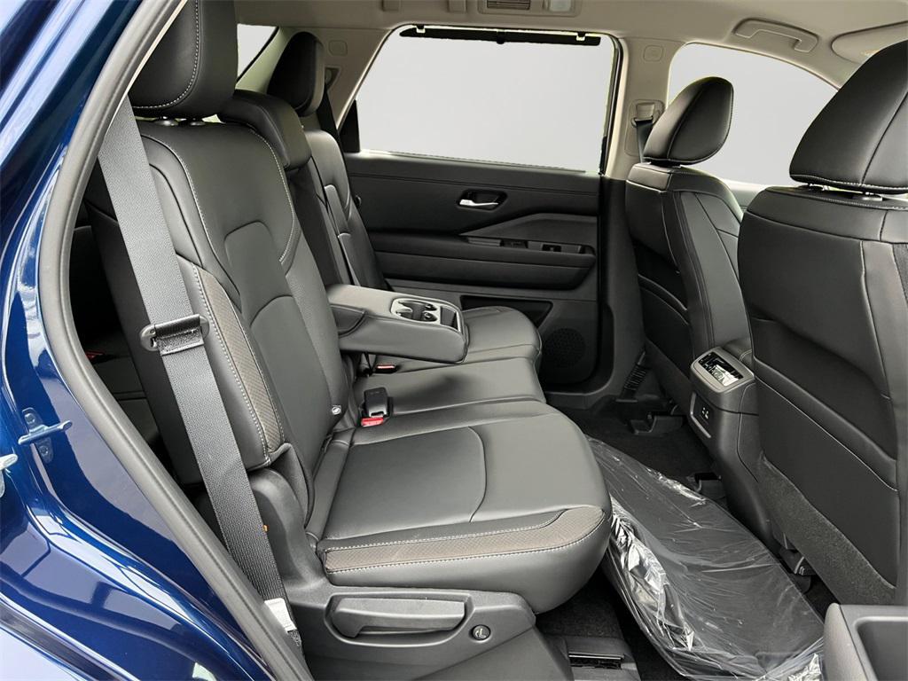 new 2025 Nissan Pathfinder car, priced at $43,235