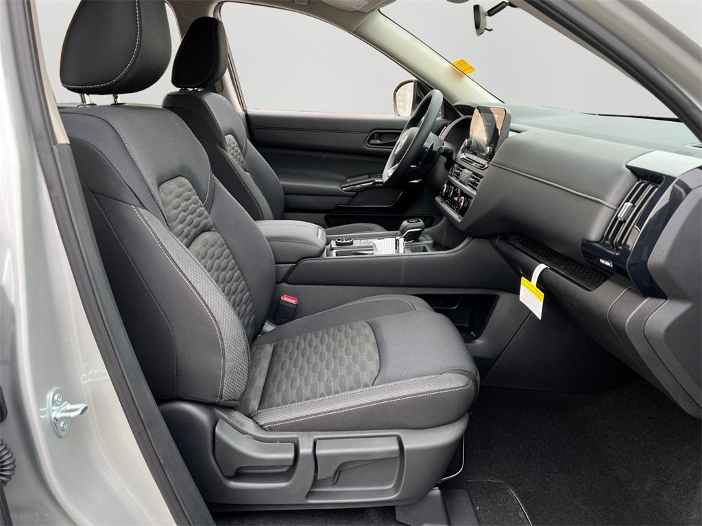 new 2025 Nissan Pathfinder car, priced at $40,360