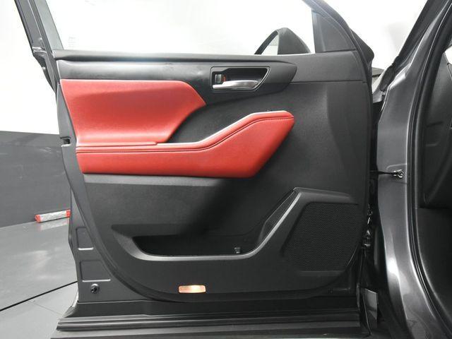 used 2022 Toyota Highlander car, priced at $41,500