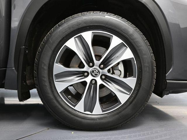 used 2021 Toyota Highlander car, priced at $30,493