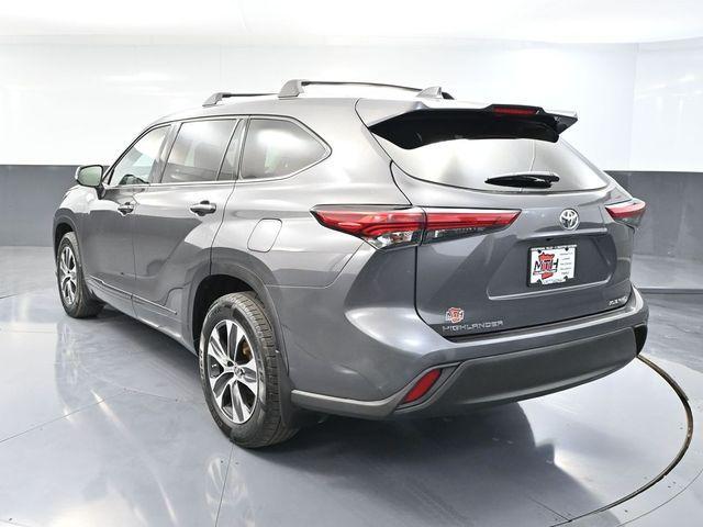 used 2021 Toyota Highlander car, priced at $30,493