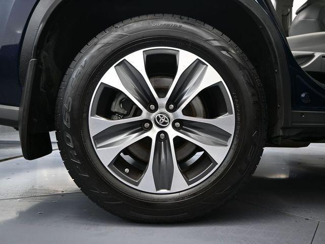 used 2020 Toyota Highlander car, priced at $29,993