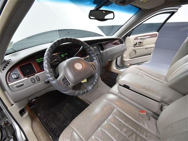 used 2003 Lincoln Town Car car, priced at $4,999