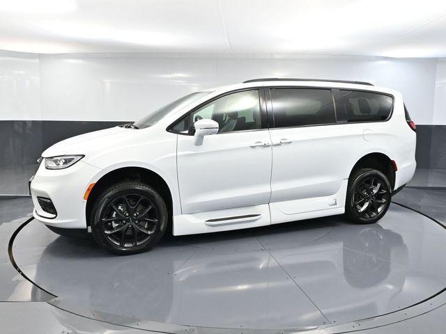 used 2022 Chrysler Pacifica car, priced at $63,993