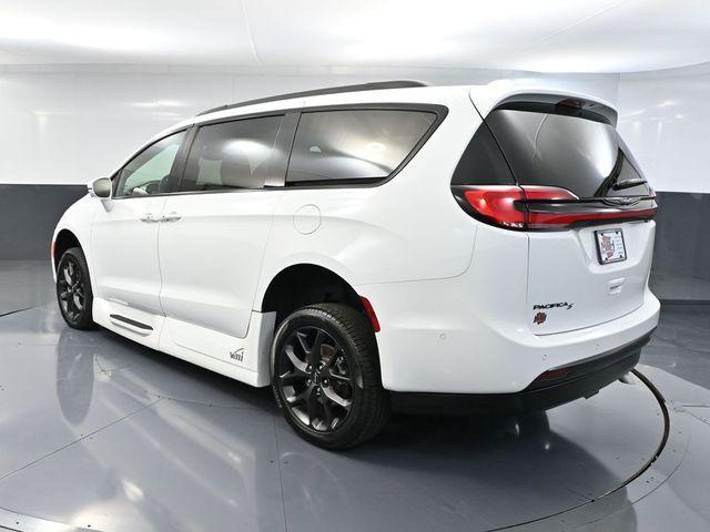 used 2022 Chrysler Pacifica car, priced at $63,993