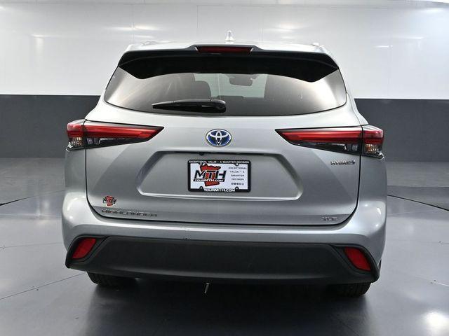 used 2021 Toyota Highlander Hybrid car, priced at $28,993