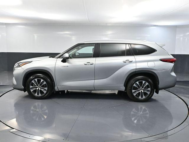 used 2021 Toyota Highlander Hybrid car, priced at $28,993