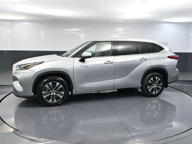 used 2021 Toyota Highlander Hybrid car, priced at $28,993