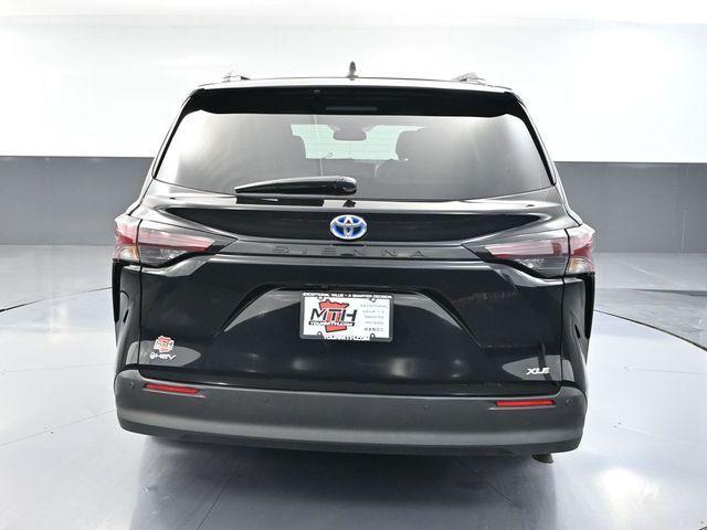 used 2025 Toyota Sienna car, priced at $43,993