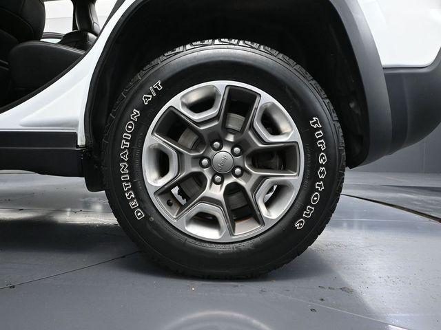 used 2019 Jeep Cherokee car, priced at $17,693