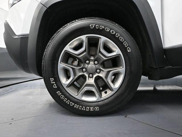 used 2019 Jeep Cherokee car, priced at $17,693