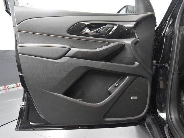 used 2023 Chevrolet Traverse car, priced at $41,993