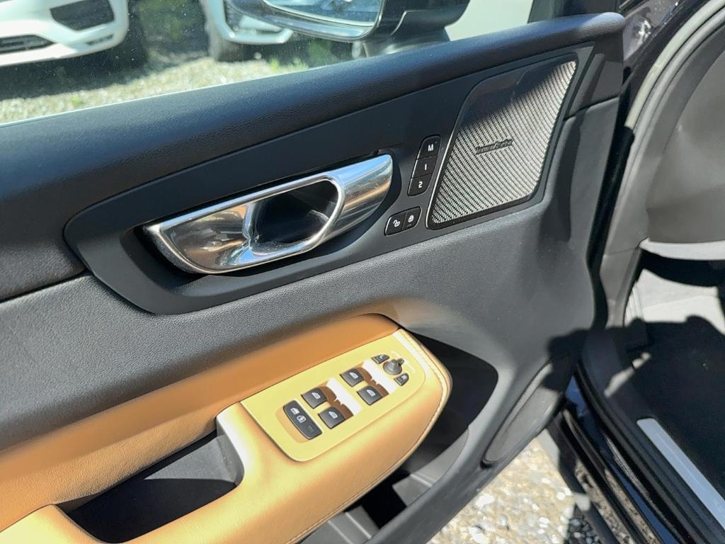 used 2022 Volvo XC60 Recharge Plug-In Hybrid car, priced at $41,249