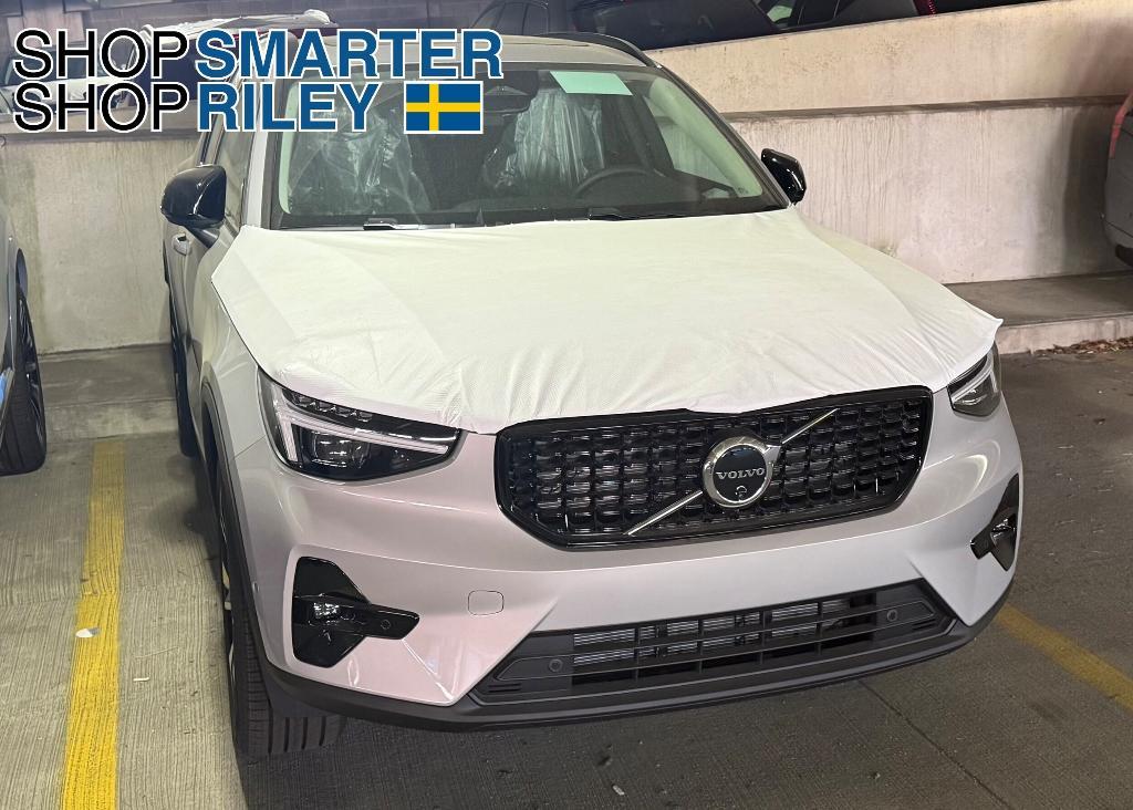 new 2025 Volvo XC40 car, priced at $52,235