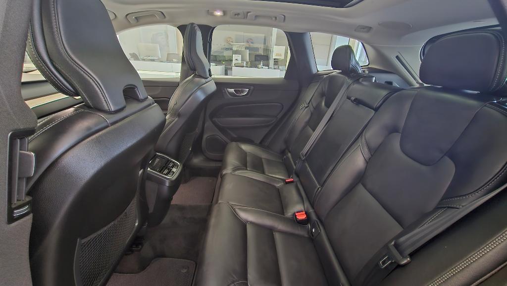 used 2022 Volvo XC60 car, priced at $37,219
