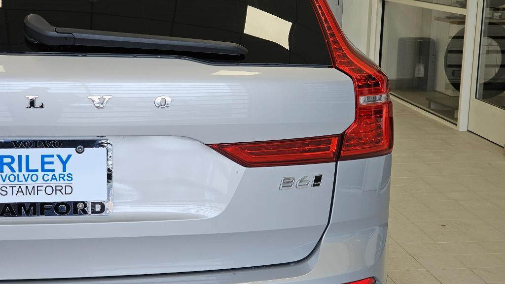 used 2022 Volvo XC60 car, priced at $37,219