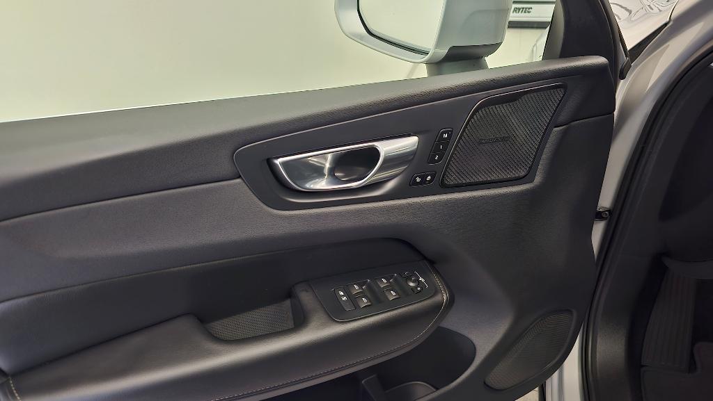 used 2022 Volvo XC60 car, priced at $37,219