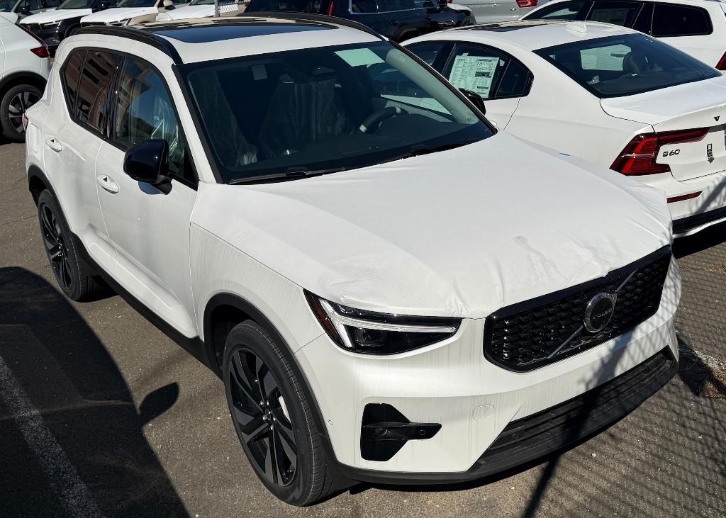 new 2025 Volvo XC40 car, priced at $52,000