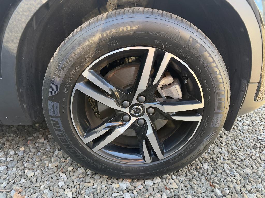 used 2023 Volvo XC40 car, priced at $32,039