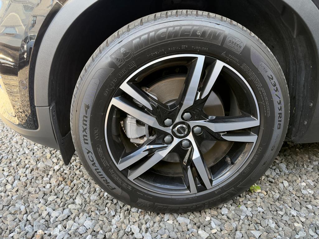 used 2023 Volvo XC40 car, priced at $32,039