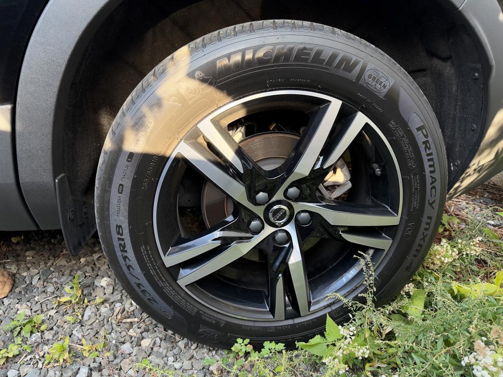 used 2023 Volvo XC40 car, priced at $32,039