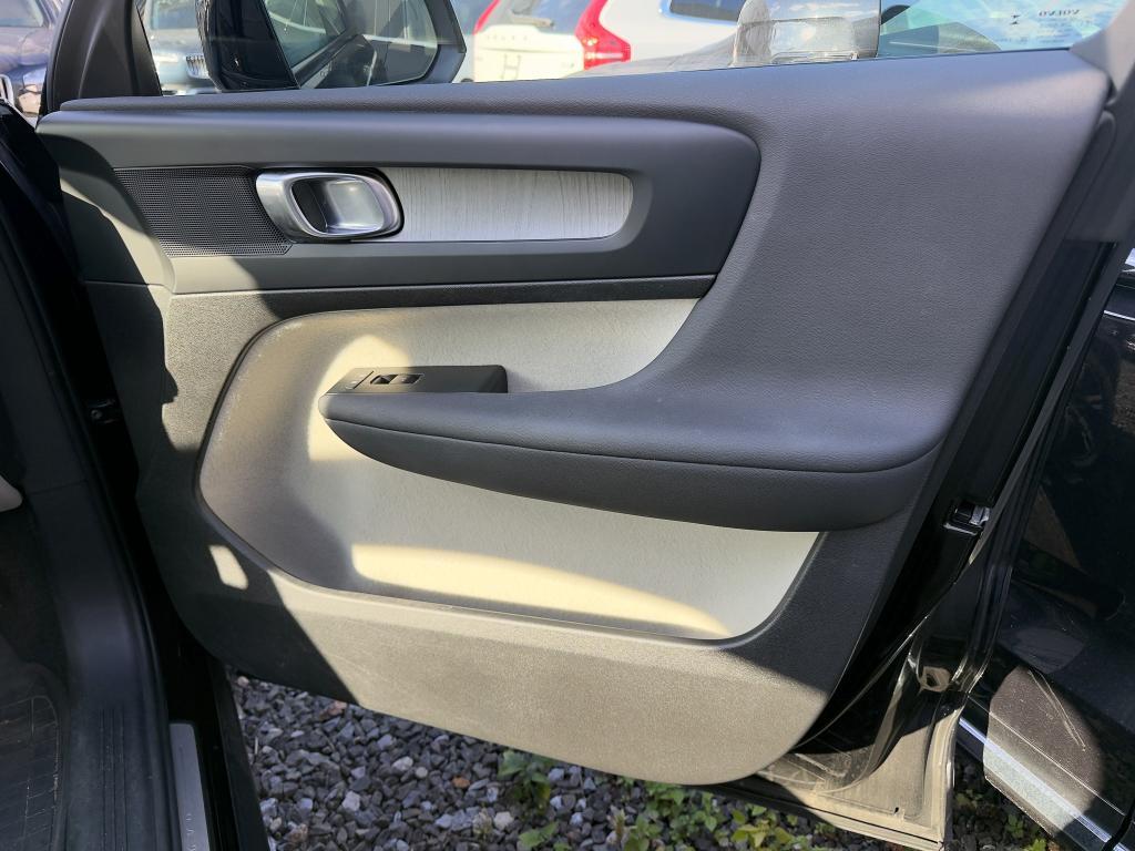 used 2023 Volvo XC40 car, priced at $32,039