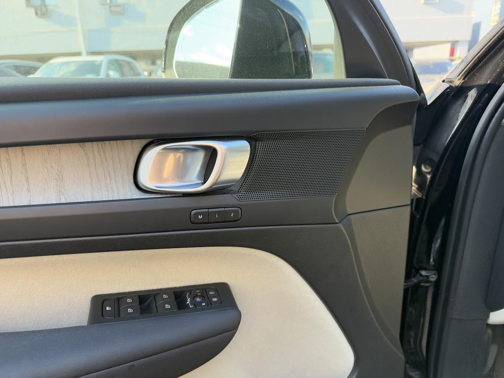 used 2023 Volvo XC40 car, priced at $32,039