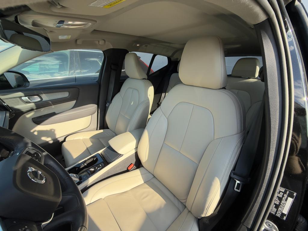 used 2023 Volvo XC40 car, priced at $32,039