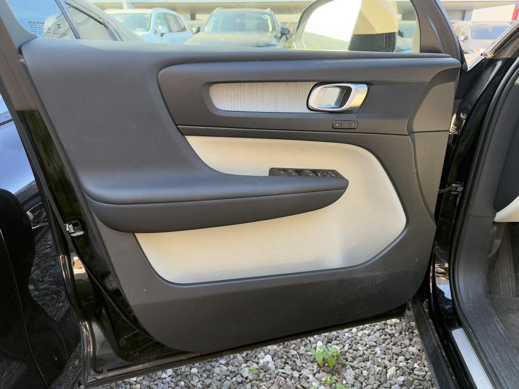 used 2023 Volvo XC40 car, priced at $32,039