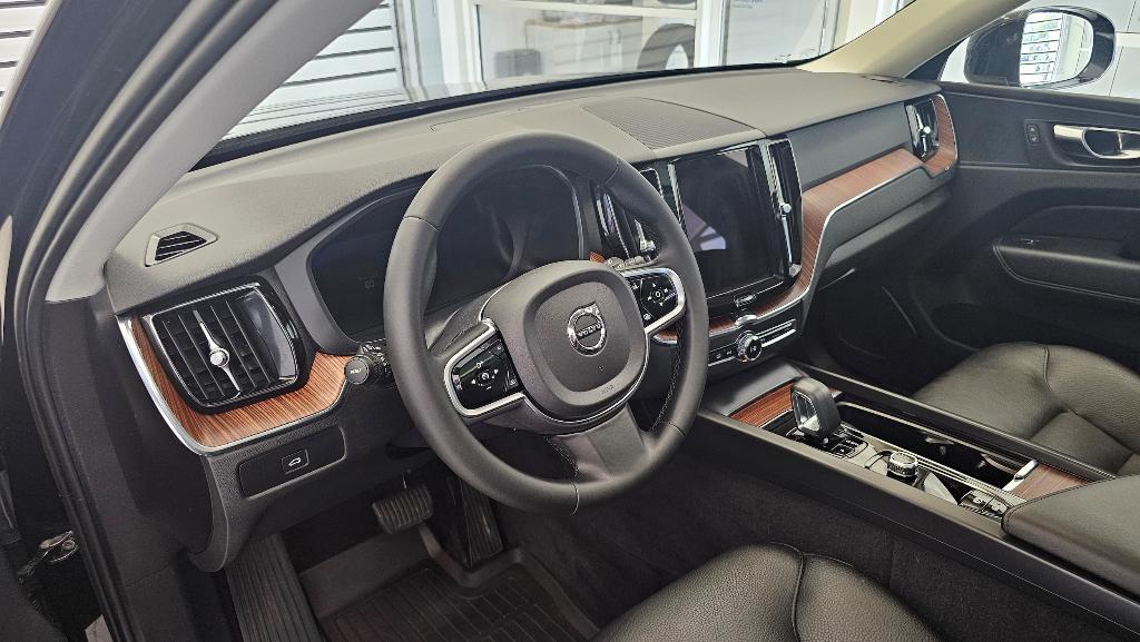 used 2023 Volvo XC60 car, priced at $33,392