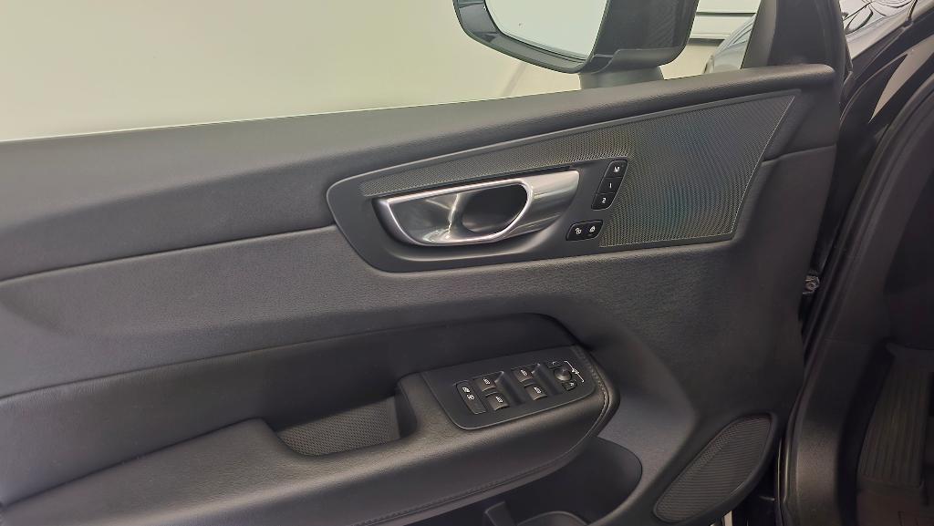 used 2023 Volvo XC60 car, priced at $33,392