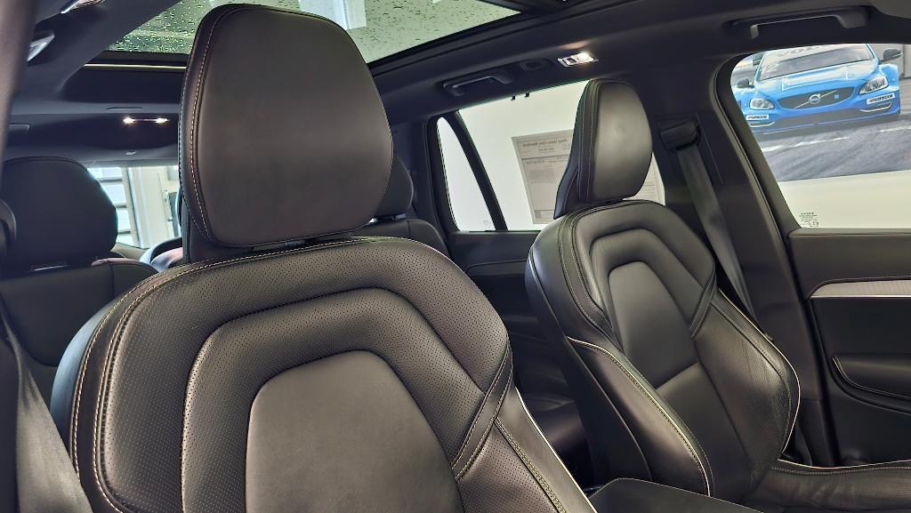used 2022 Volvo XC90 Recharge Plug-In Hybrid car, priced at $46,206
