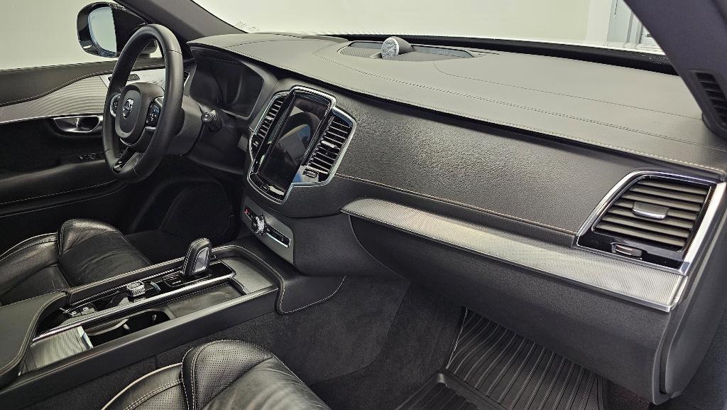 used 2022 Volvo XC90 Recharge Plug-In Hybrid car, priced at $48,889