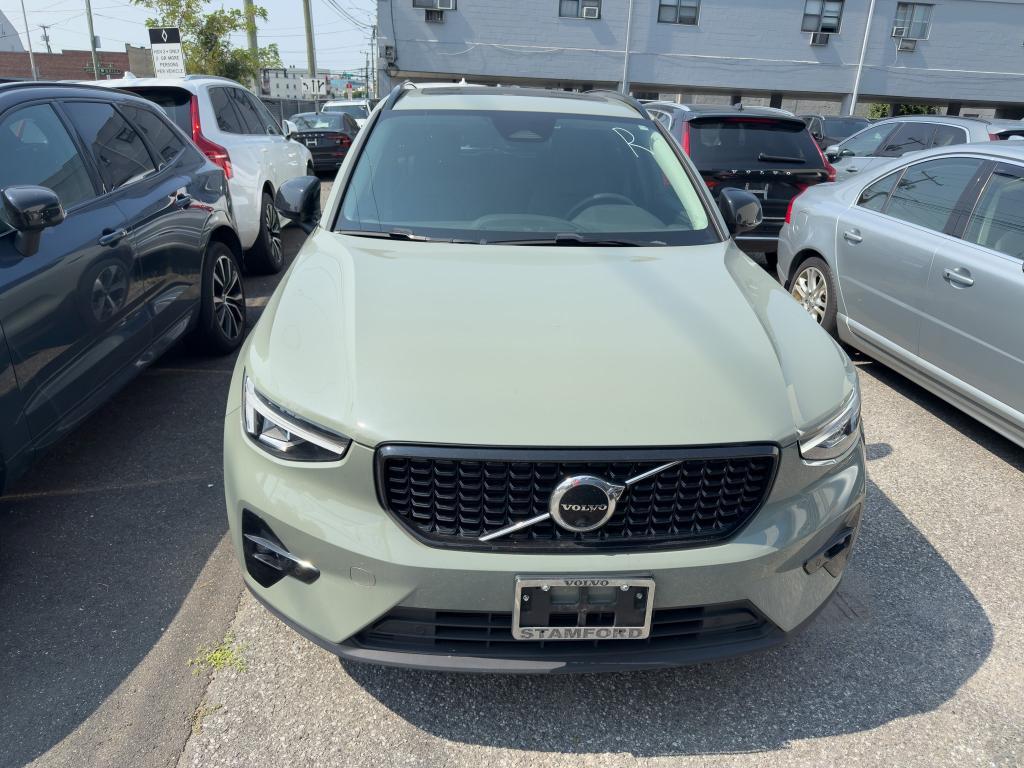 used 2023 Volvo XC40 car, priced at $31,504