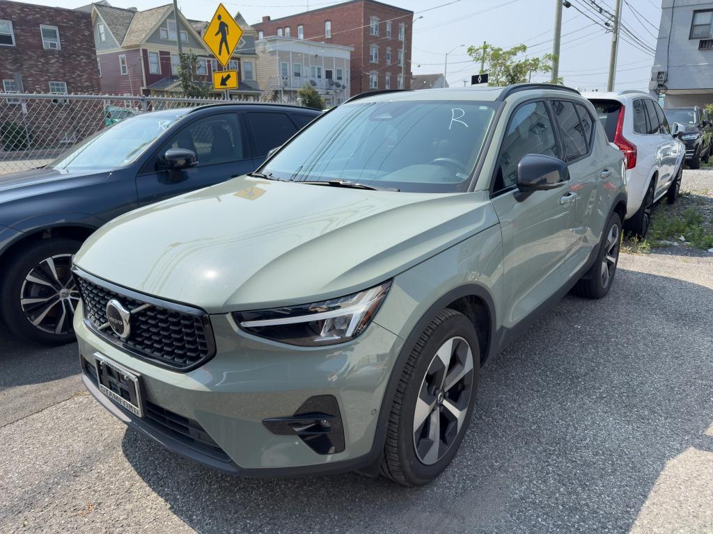 used 2023 Volvo XC40 car, priced at $31,504