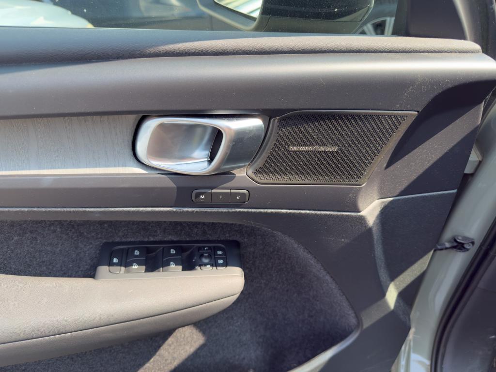 used 2023 Volvo XC40 car, priced at $31,504