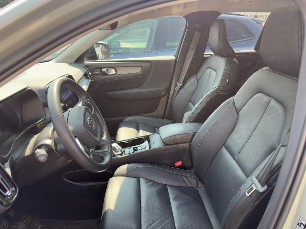 used 2023 Volvo XC40 car, priced at $31,504