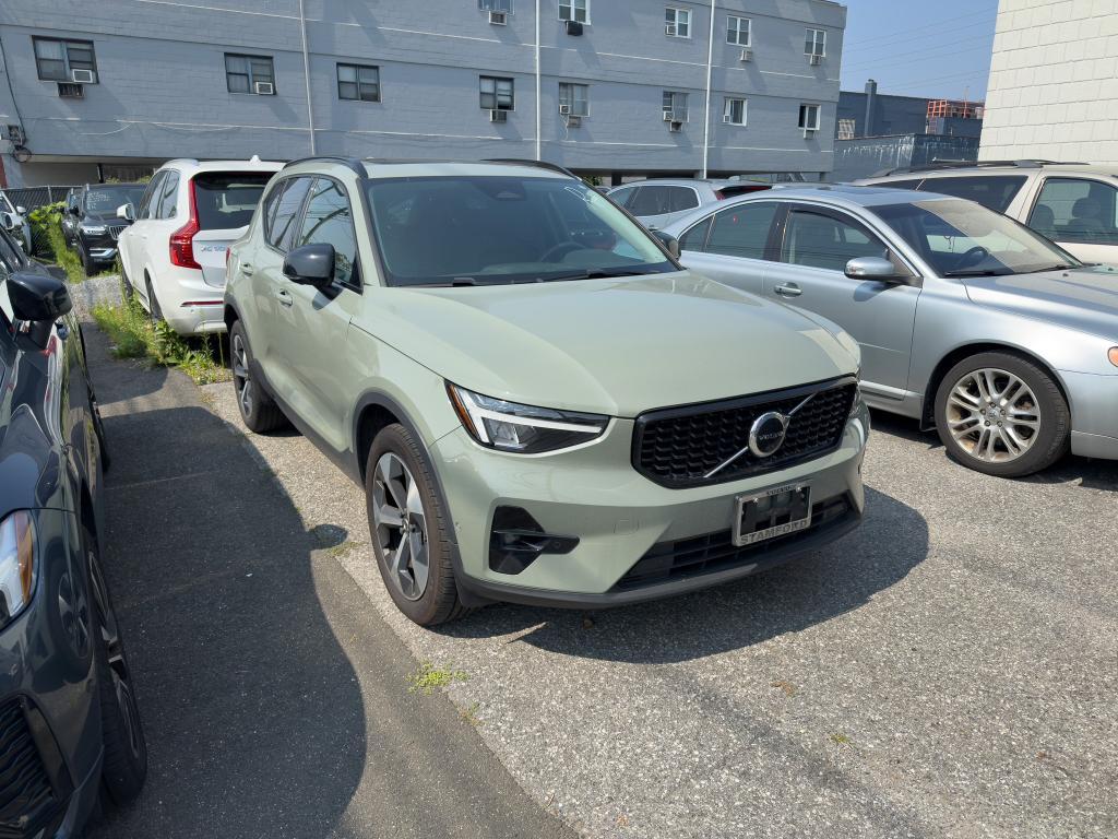 used 2023 Volvo XC40 car, priced at $31,504