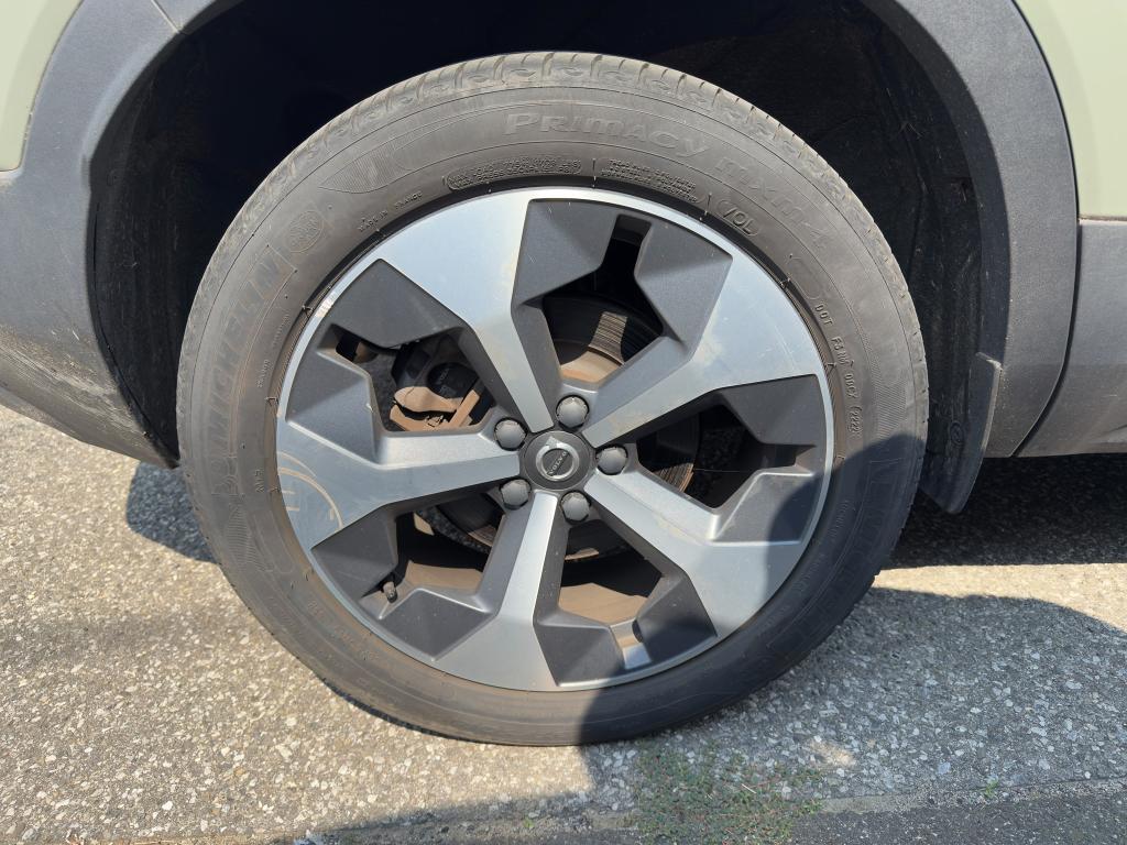 used 2023 Volvo XC40 car, priced at $31,504