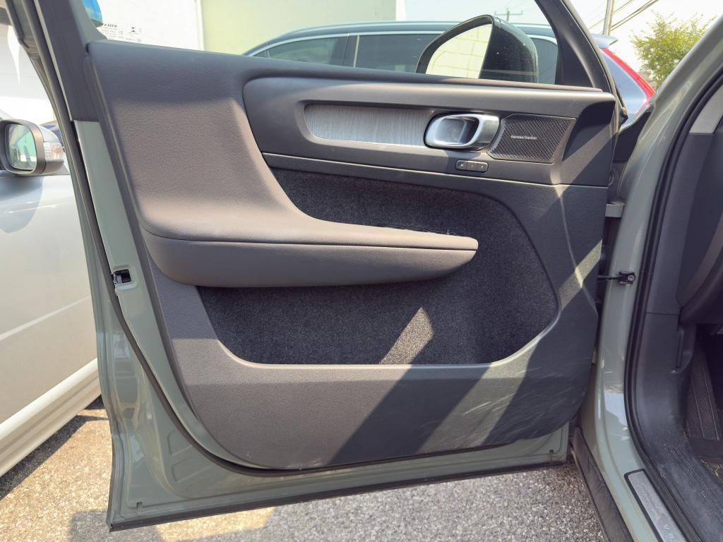 used 2023 Volvo XC40 car, priced at $31,504