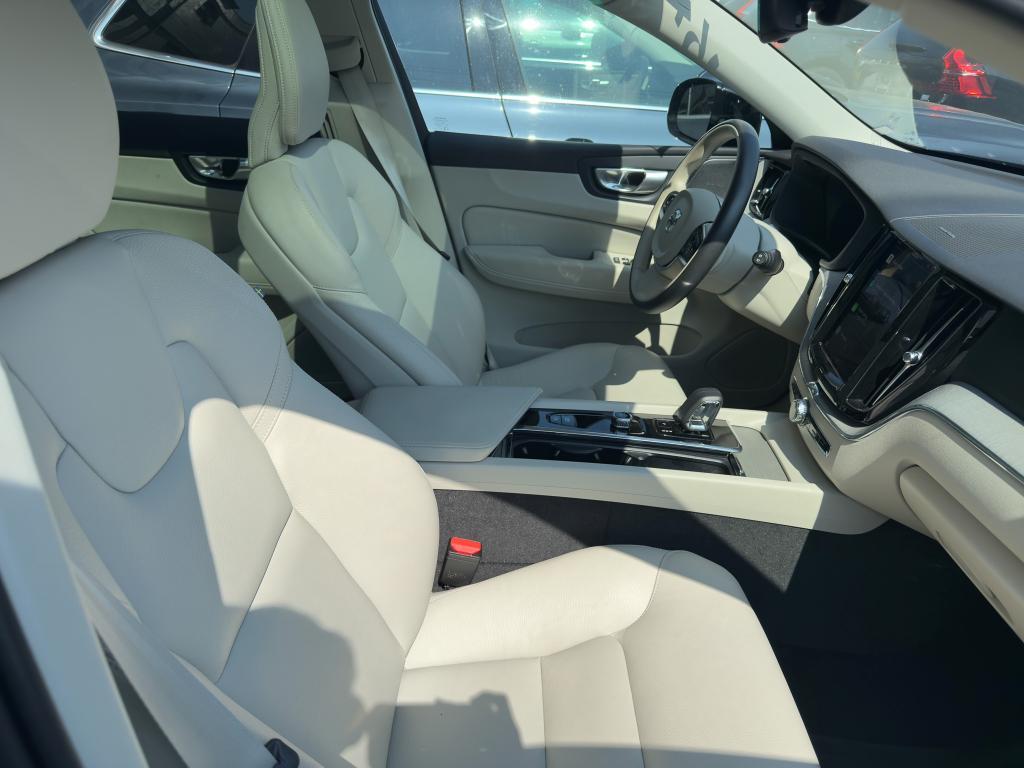 used 2024 Volvo XC60 Recharge Plug-In Hybrid car, priced at $46,100