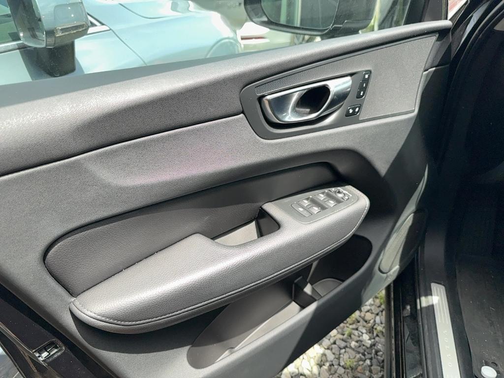 used 2022 Volvo XC60 car, priced at $33,896