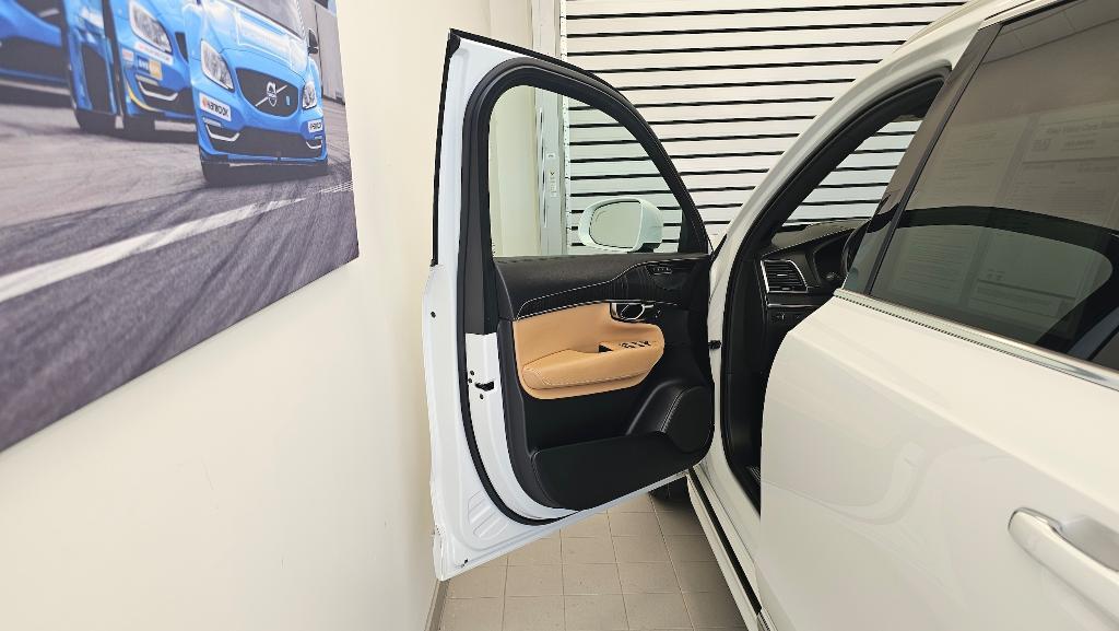 used 2022 Volvo XC90 car, priced at $40,207