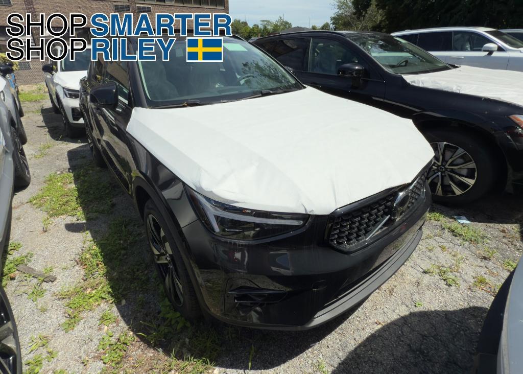 new 2025 Volvo XC40 car, priced at $52,000