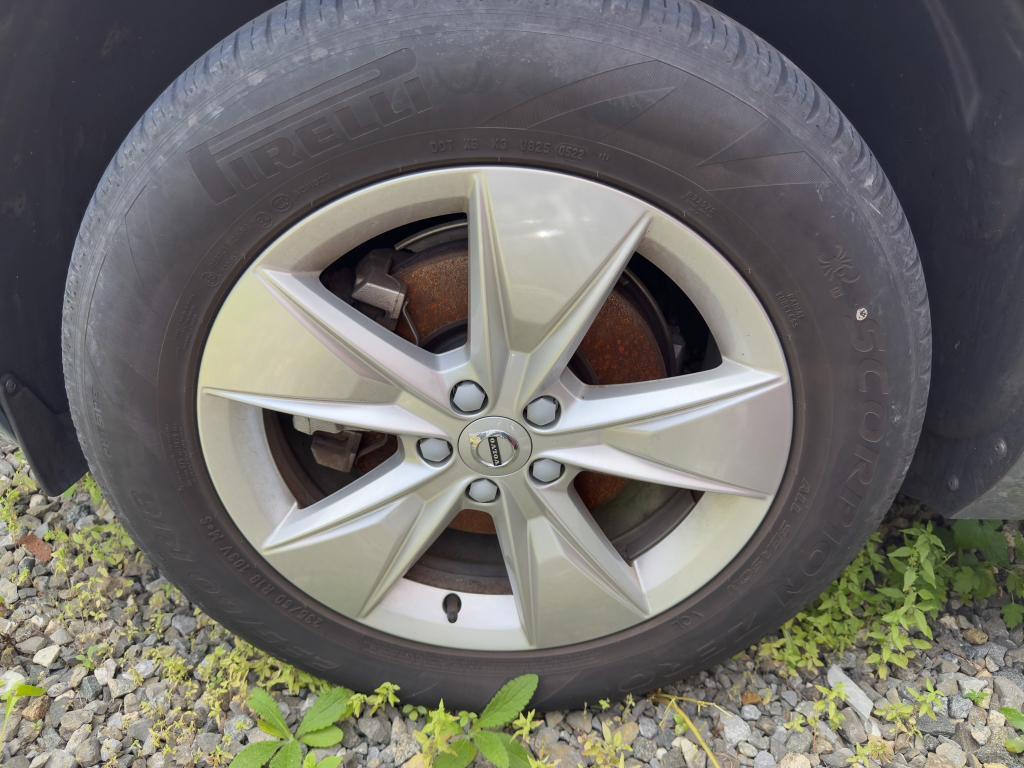 used 2022 Volvo XC60 car, priced at $32,164